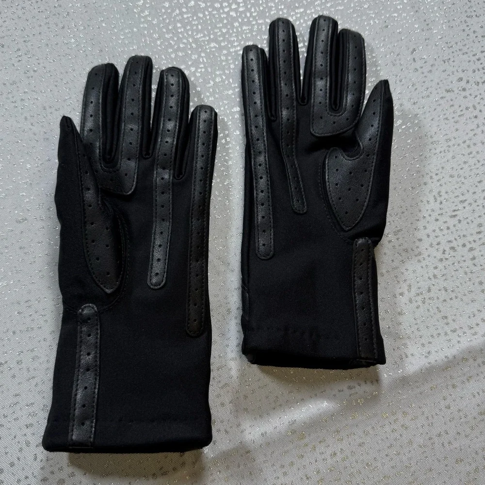 ISOTONER Women's Shortie Chevron Unlined Winter Glove Small/Medium